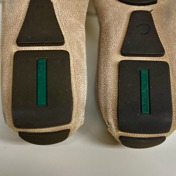 Authentic Donald Pliner Varran Embossed Suede Beige Slip-On Driving Moc SZ 11.5 - Picture 10 of 11